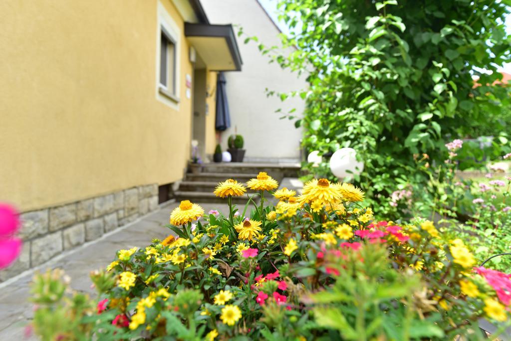 Ferienwohnung Hannweber Dettelbach Esterno foto